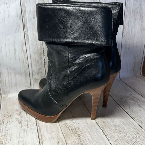 Bakers Black Ankle Booties Heeled Boots Leather Rolled Cuff size 10M - Picture 5 of 9
